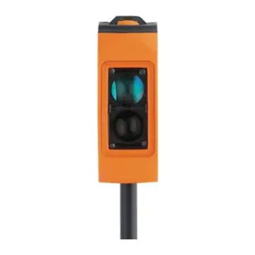 IFM mirror-reflective photoelectric switch, O6P200