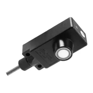 BAUMER ultrasonic ranging sensor, UNDK 30U6103