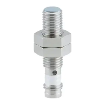 BAUMER inductive proximity switch, IFRM 08P17A3/S35L