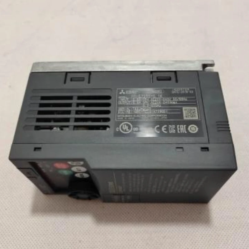 Mitsubishi Electric PLC module, including Q03UDVCPU + GS2107-WTBD-N touch screen + FR-D720S-0.1K single-phase inverter, visual panel + casters.