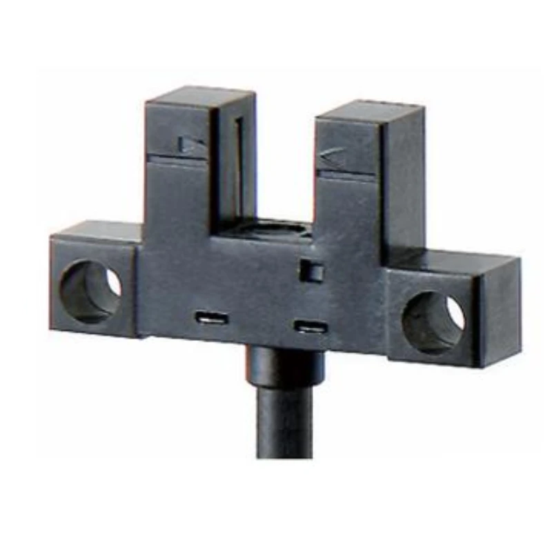 OMRON slot-type photoelectric sensor, EE-SX950P-W1M