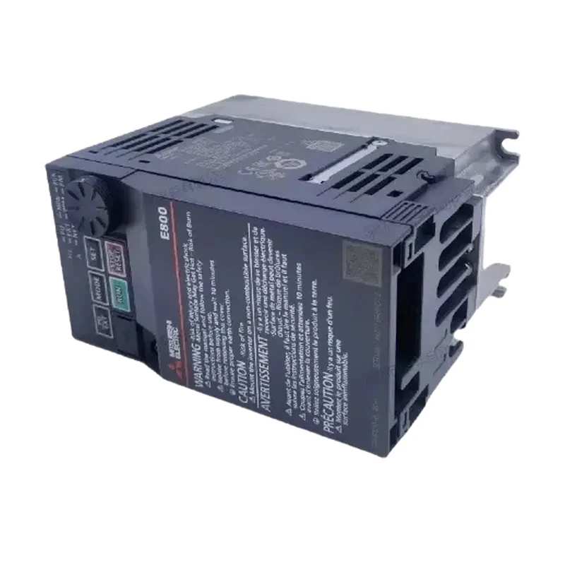FR-E820-0110-4-60 Mitsubishi inverter, three-phase 220V universal type, 2.2KW, made in Japan.