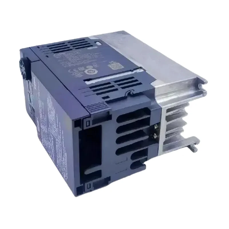 FR-E820-0050-4-60 Mitsubishi inverter, three-phase 220V universal type, 0.75KW, made in Japan.