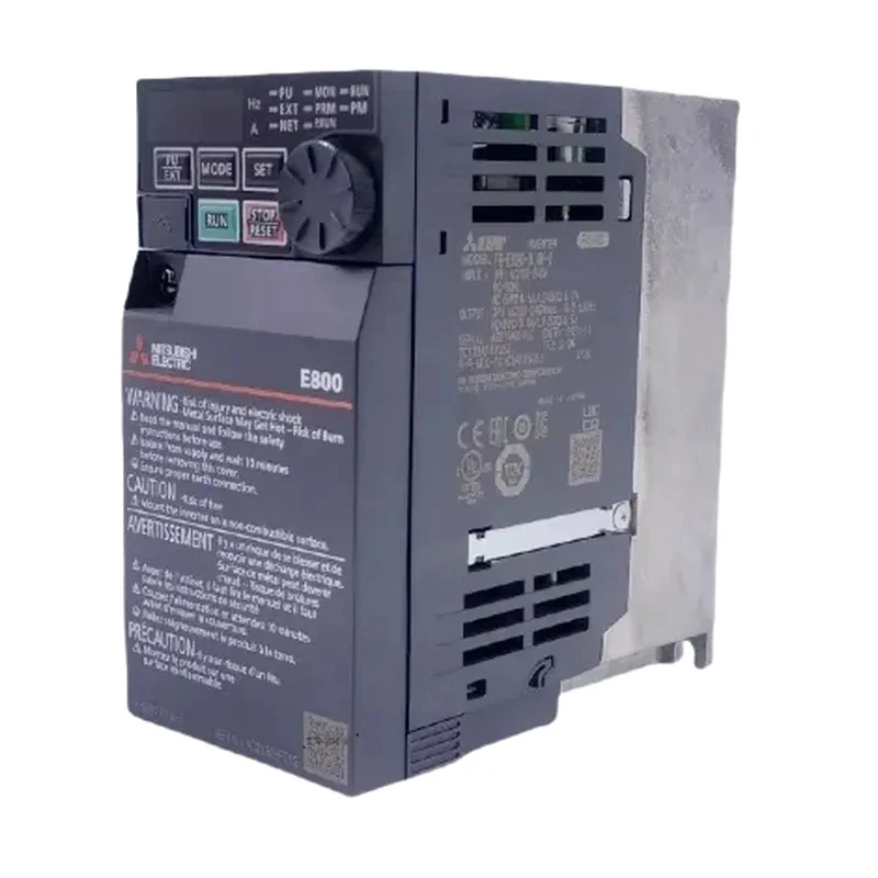 FR-E820-0030-4-60 Mitsubishi inverter, three-phase 220V universal type, 0.4KW, made in Japan.