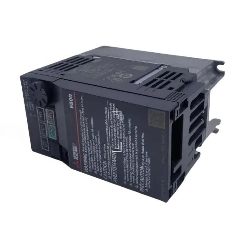 FR-E820S-0008-5-60 Mitsubishi inverter, single-phase 220V universal type, made in Japan.
