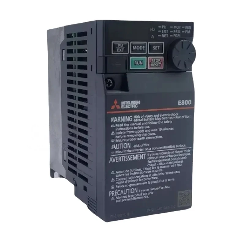 FR-E820S-0015-4-60 Mitsubishi inverter, single-phase 220V universal type, made in Japan.