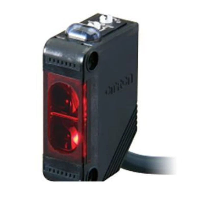 OMRON diffuse reflection photoelectric switch, E3Z-D82 2M BY OMC