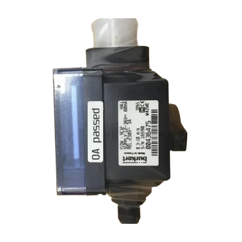 ../../images-webp/LH-BURKERT-0036-3.webp