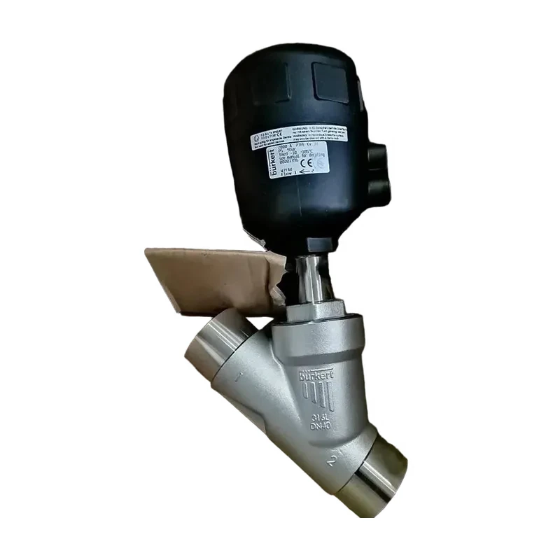 ../../images-webp/LH-BURKERT-0233-2.webp