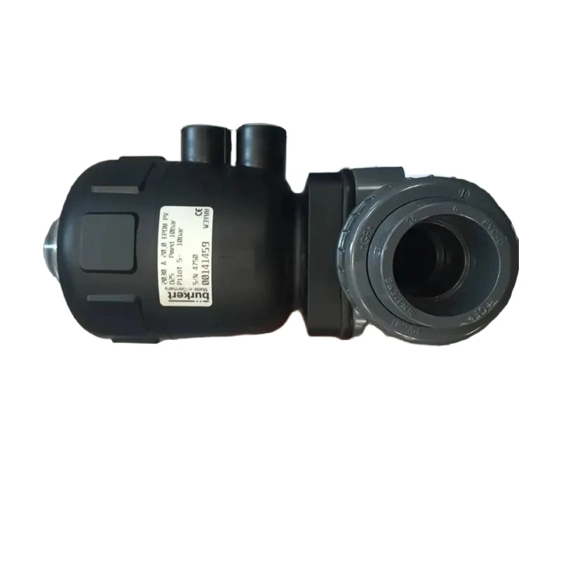 ../../images-webp/LH-BURKERT-0237-3.webp