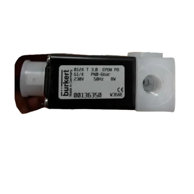 ../../images-webp/LH-BURKERT-0308-2.webp